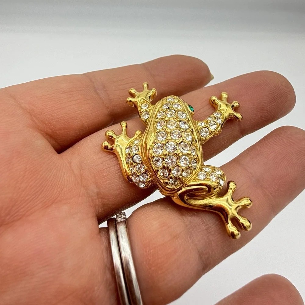 Vintage Ciner Swarovski Frog Dual Signed Pin Brooch Winking Green Eye
